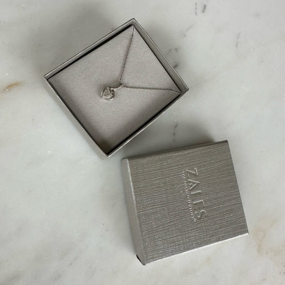 ZALES DIAMOND NECKLACE